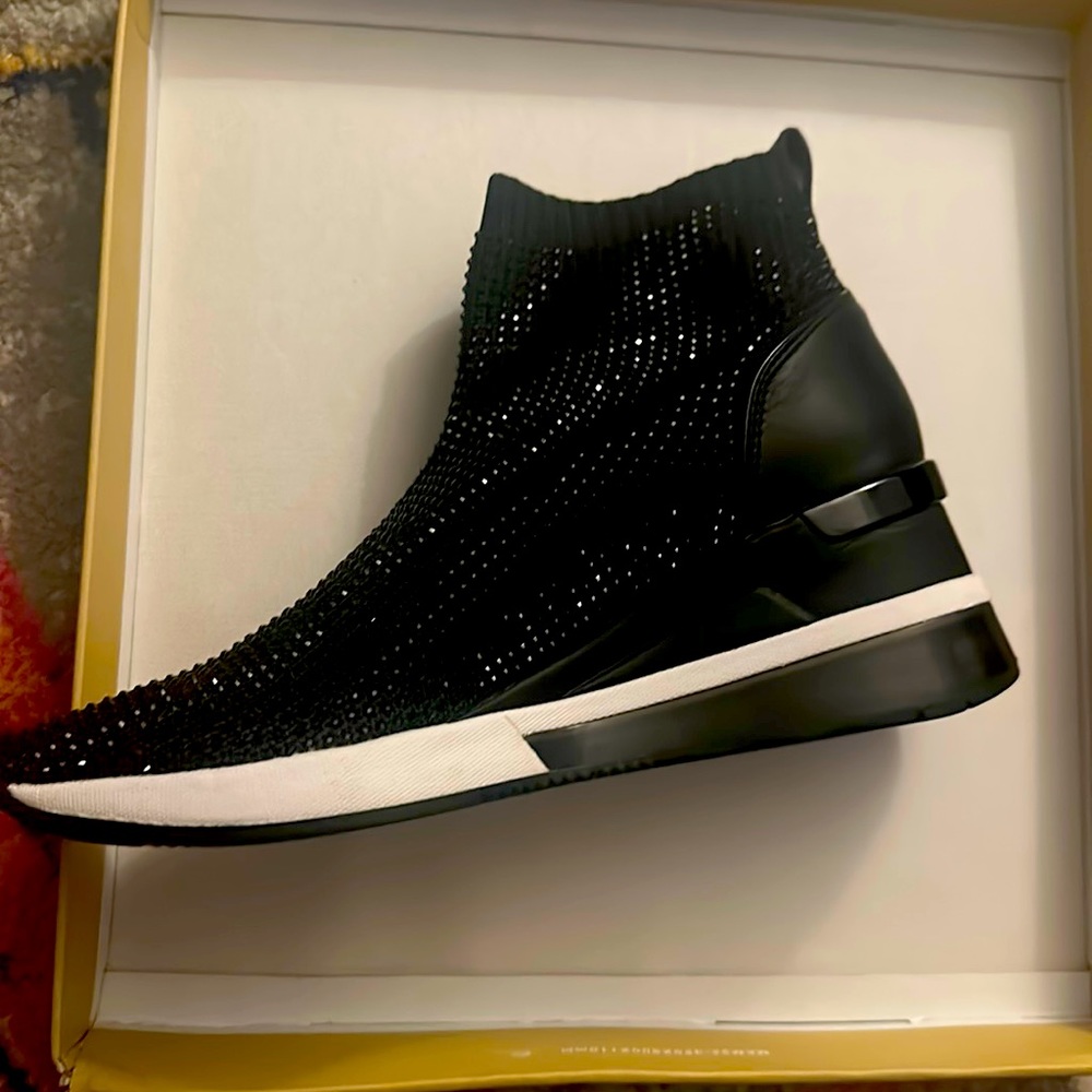 Michael kors skyler bootie extreme stretch knit